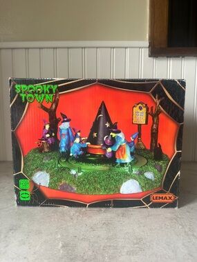 Lemax Spooky Town Playtime Night Care Play Area #44733 Witch Accessory 2014